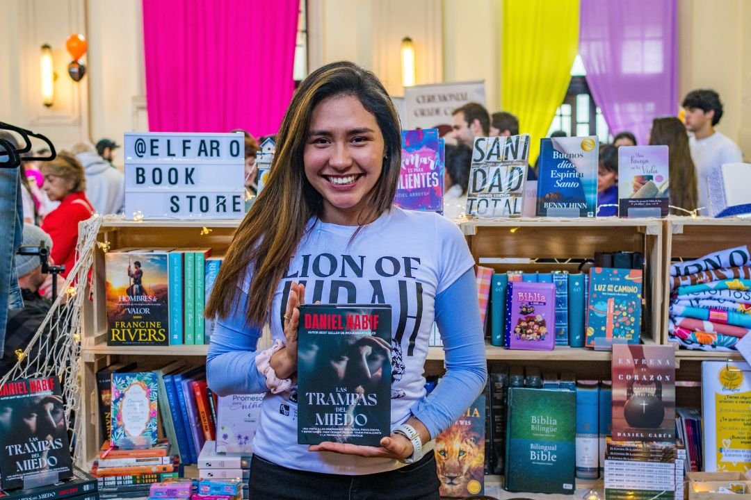 El Faro Bookstore (1)